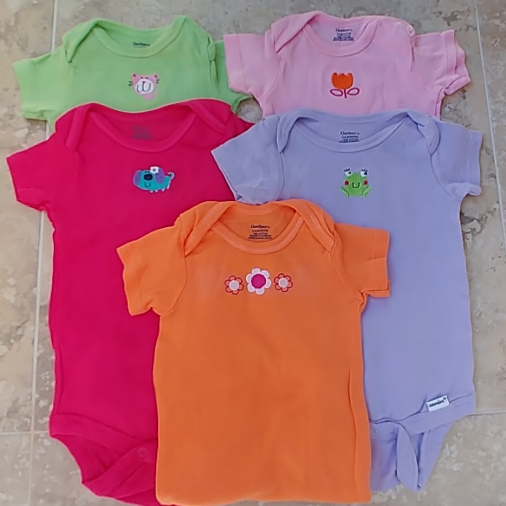 Set of 5 Gerber size 3-9 month onesies